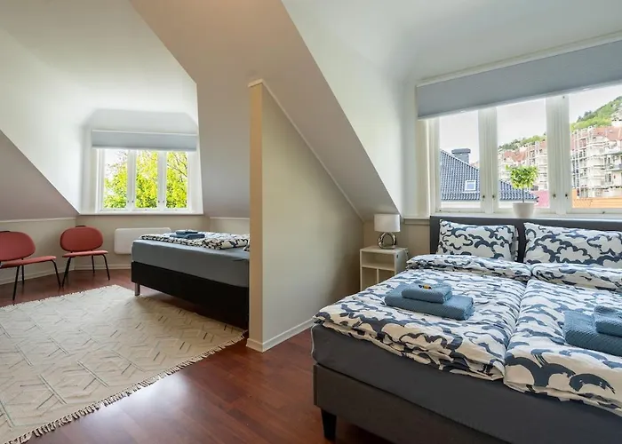 Big, Bright & Beautiful - With 6 Large Bedrooms * Bergen