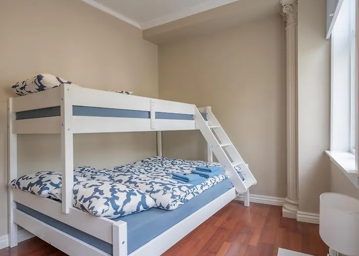 Apartament Big, Bright & Beautiful - With 6 Large Bedrooms