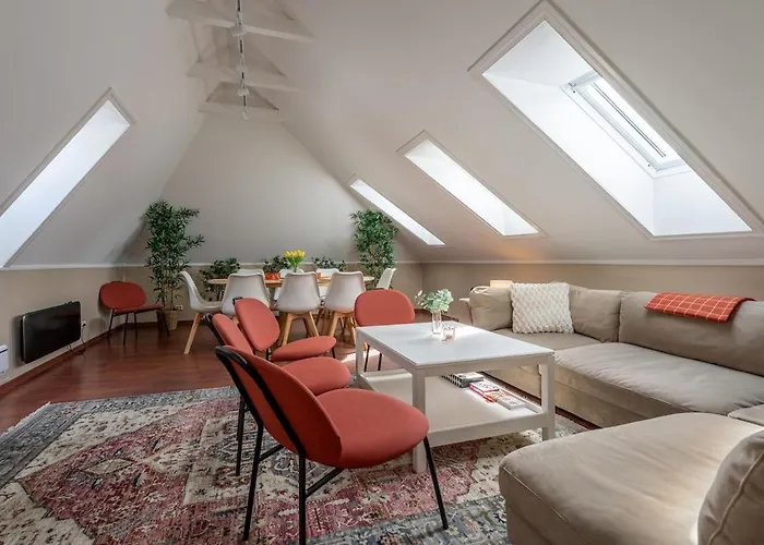 Big, Bright & Beautiful - With 6 Large Bedrooms Appartamento